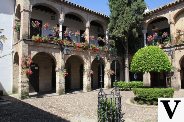 El Zoco Municipal: Artesanos de la Memoria